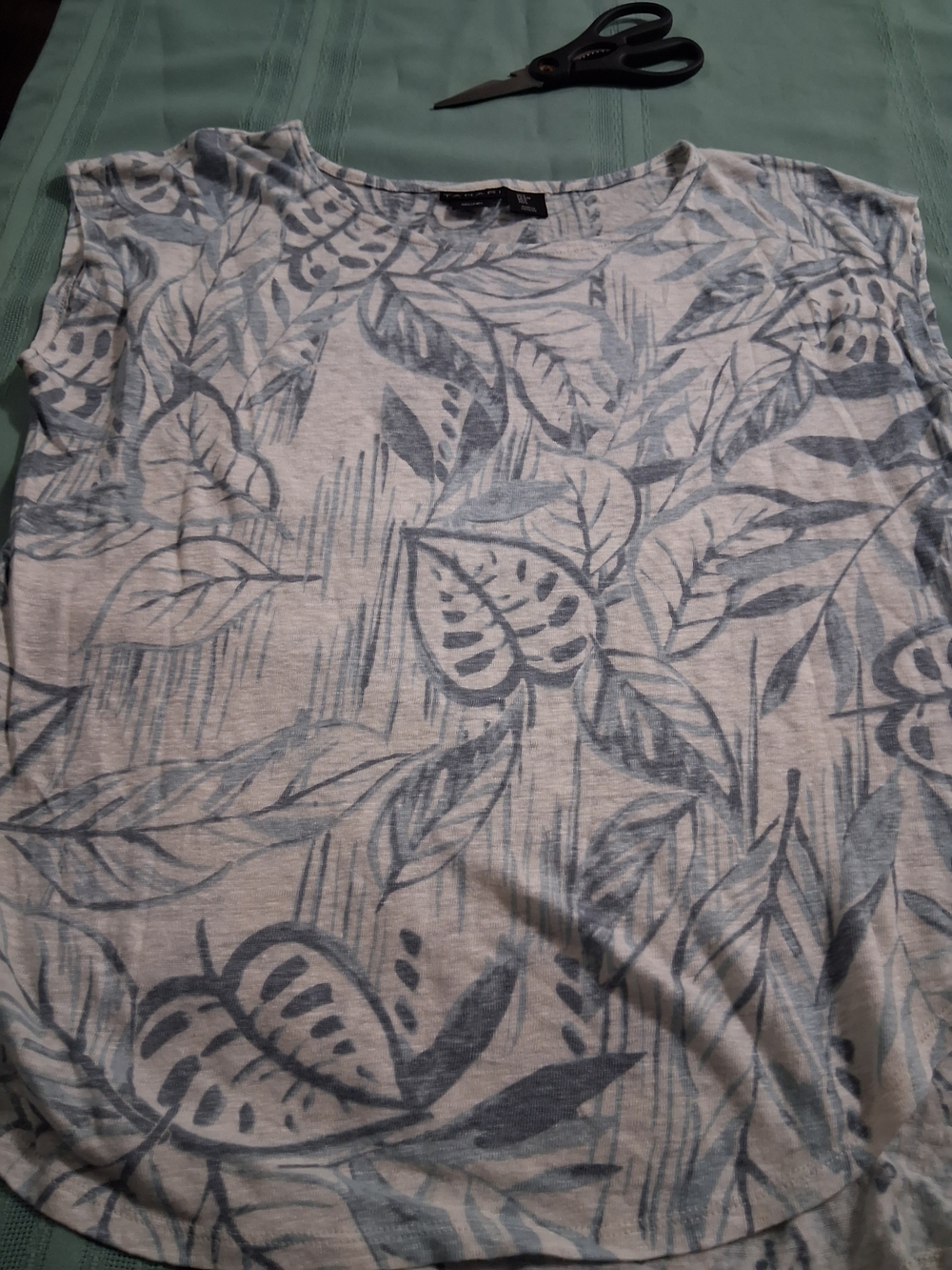 Tahari Blue Leaf-Print Short Sleeve Top